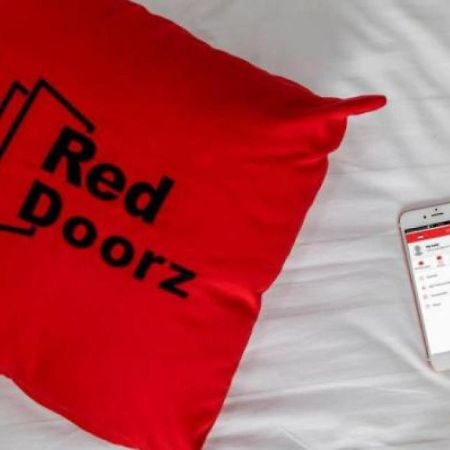 Reddoorz Plus @ Maguwo Kalasan Exteriör bild
